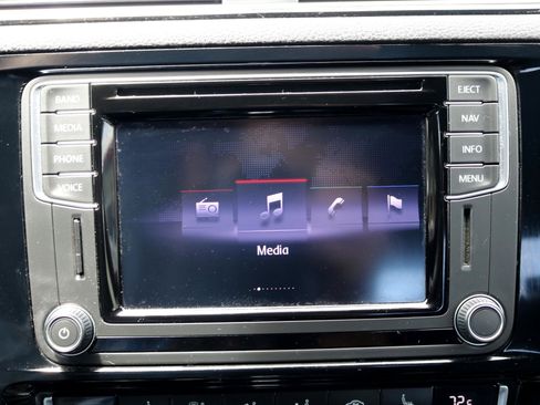 Used 2017 Volkswagen Jetta GLI image 25