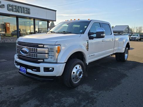 Used 2017 Ford F450 Platinum w/ Platinum Ultimate Package image 2