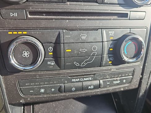 Used 2017 Ford Explorer XLT image 18