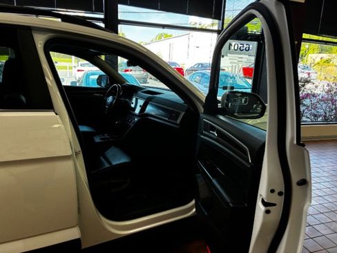Used 2020 Volkswagen Atlas SE w/ Panoramic Sunroof Package FWD image 30