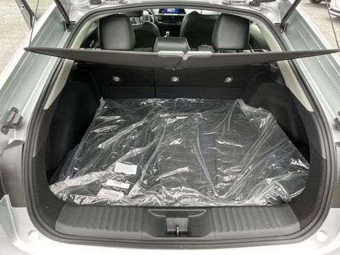 Used 2025 Toyota Prius XLE image 10