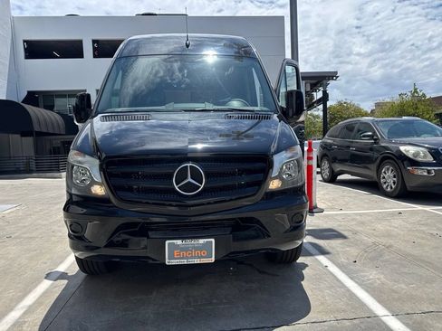 Used 2017 Mercedes-Benz Sprinter 2500 image 2