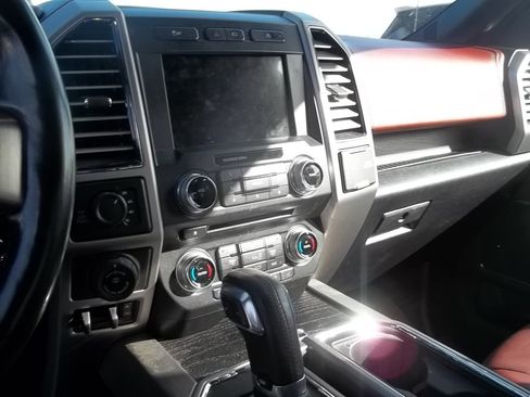 Used 2018 Ford F150 Platinum w/ Equipment Group 701A Luxury AWD/4WD image 8