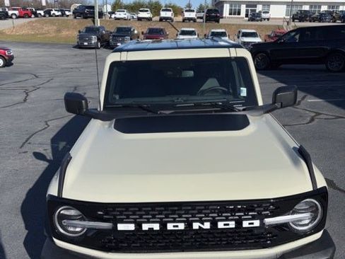 New 2025 Ford Bronco Outer Banks w/ Black Appearance Package image 27