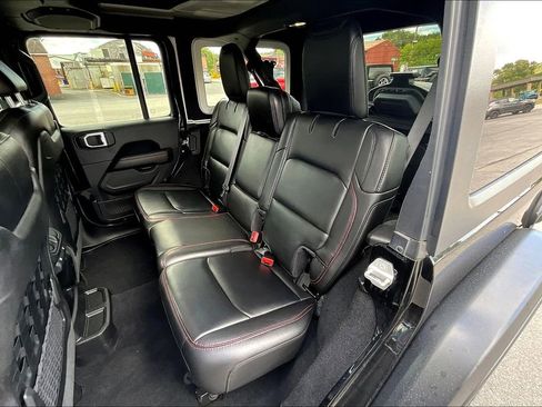 Used 2019 Jeep Wrangler Unlimited Rubicon w/ Dual Top Group image 24