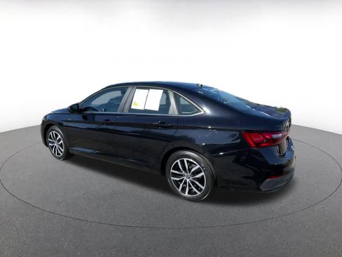 Used 2025 Volkswagen Jetta SE image 10