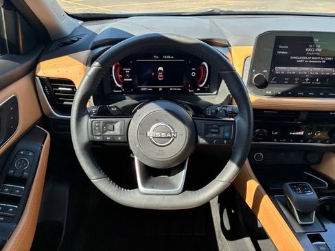 Certified 2023 Nissan Rogue Platinum FWD image 14