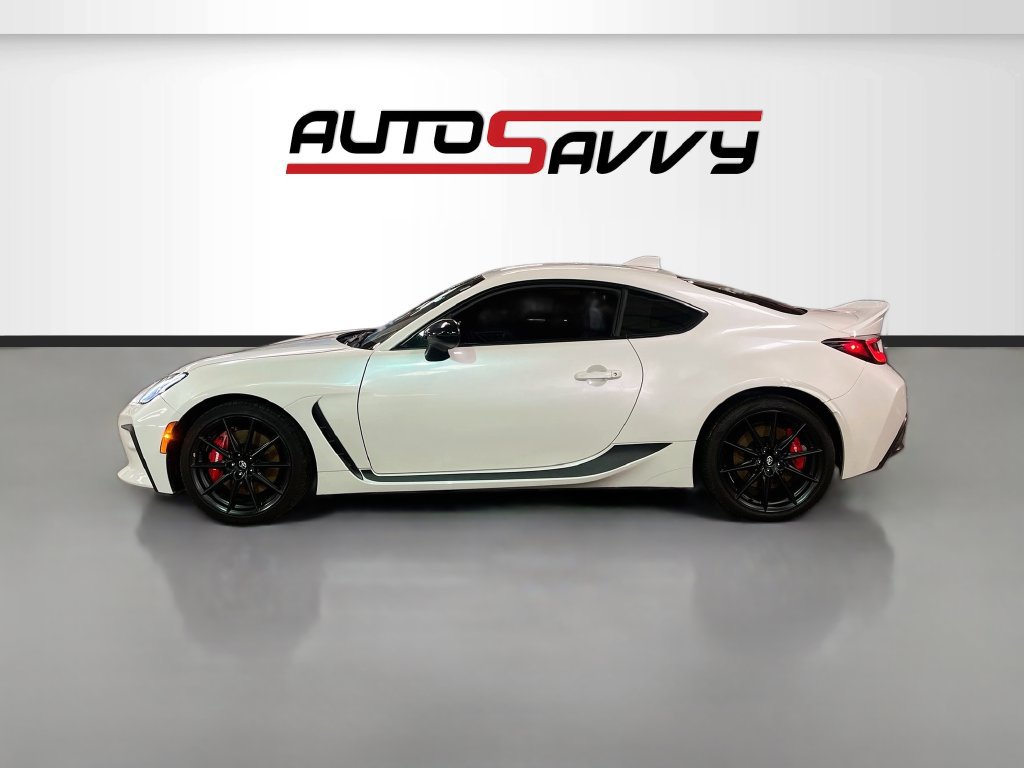 Used 2024 Toyota GR86 Premium w/ Performance Package RWD image 4