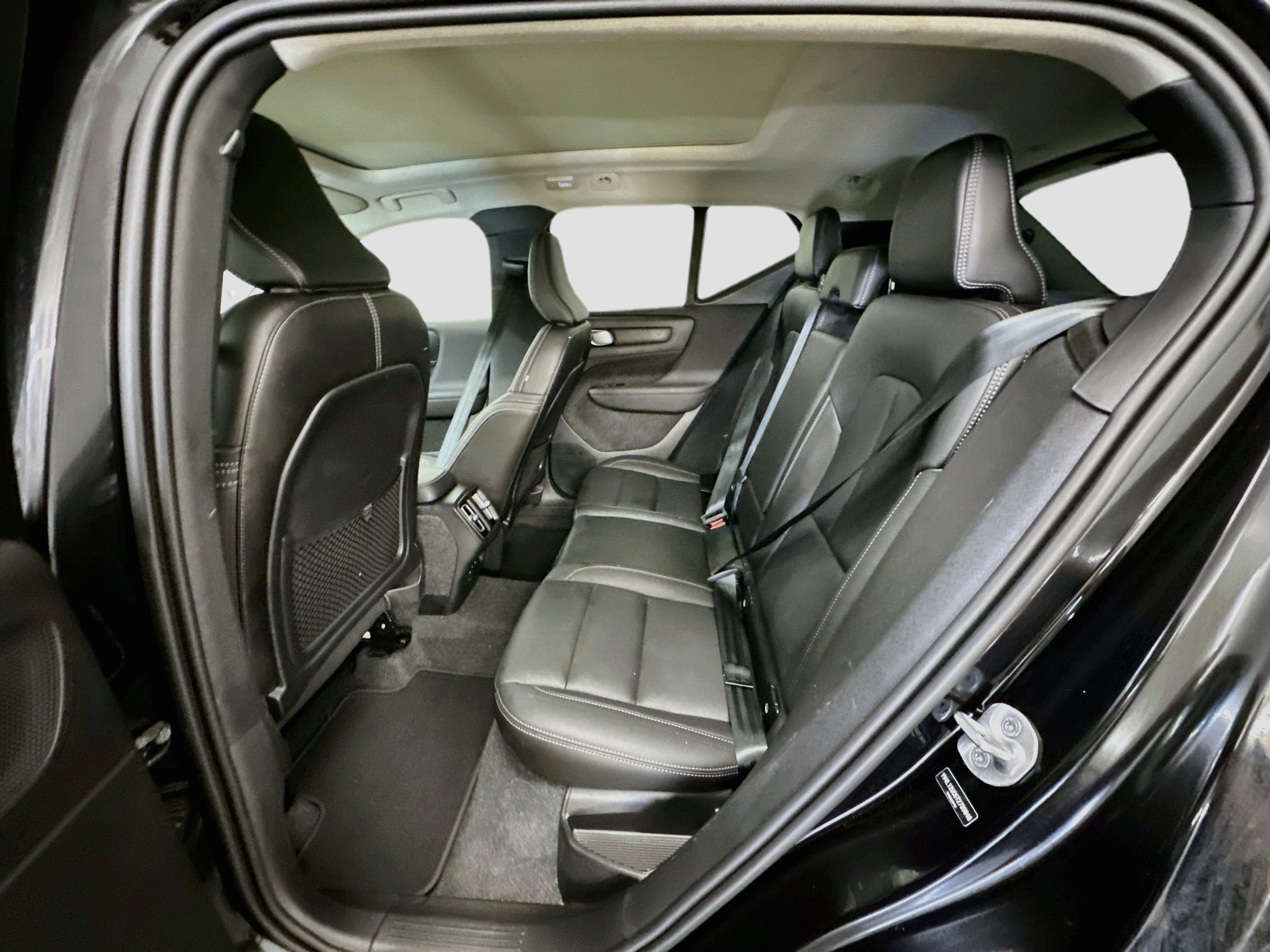 Used 2026 Volvo XC40 B5 Plus AWD/4WD image 30
