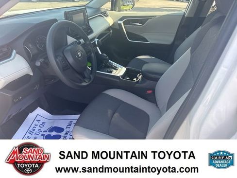 Used 2021 Toyota RAV4 XLE image 13