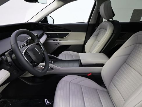 New 2026 Lincoln Nautilus Reserve w/ Jet Appearance Package image 13