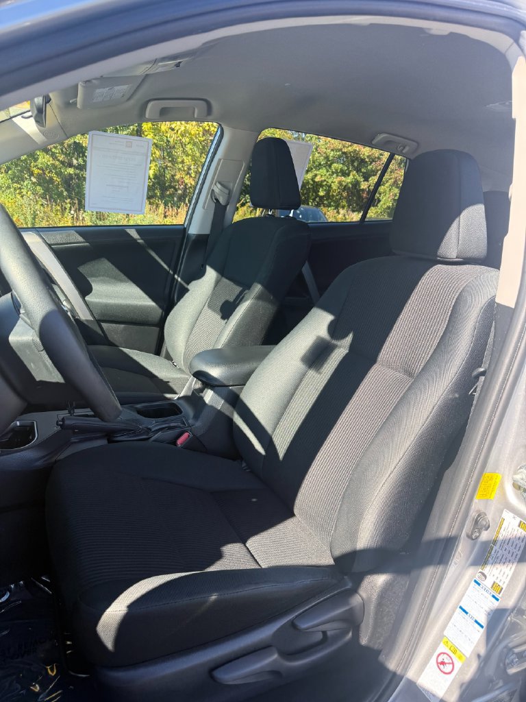 Used 2016 Toyota RAV4 LE AWD/4WD image 25