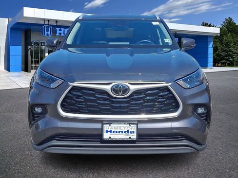 Used 2024 Toyota Highlander XLE AWD/4WD image 26