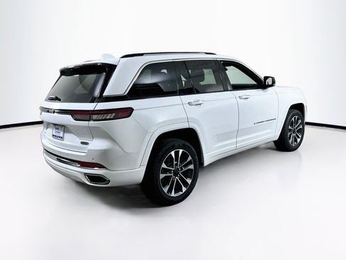 Used 2022 Jeep Grand Cherokee Overland AWD/4WD image 5