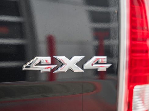 Used 2018 RAM 3500 Laramie Longhorn image 11