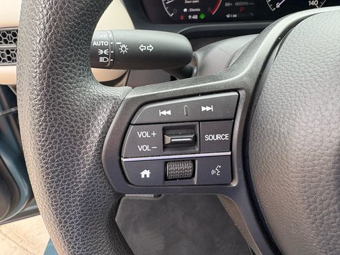 Certified 2025 Honda HR-V LX image 13
