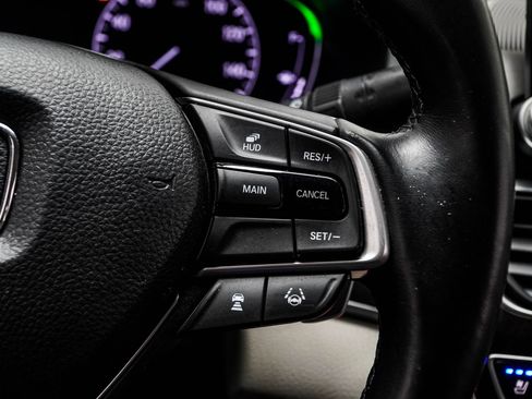 Used 2018 Honda Accord Touring image 33