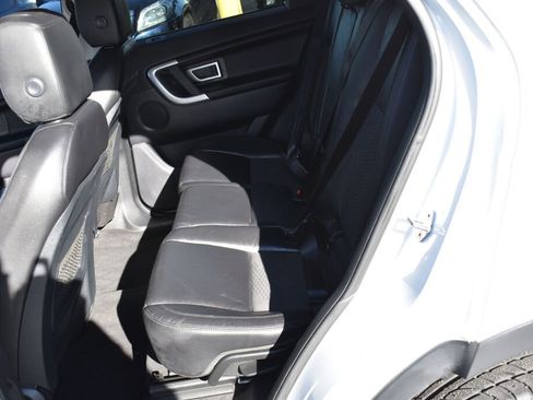 Used 2018 Land Rover Discovery Sport SE image 26