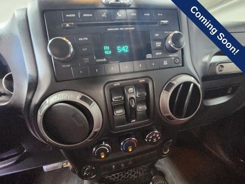 Used 2015 Jeep Wrangler Unlimited Sport w/ Quick Order Package 24S AWD/4WD image 13