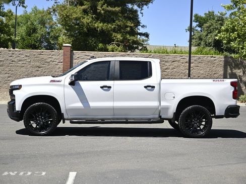 Used 2019 Chevrolet Silverado 1500 LT Trail Boss AWD/4WD image 8