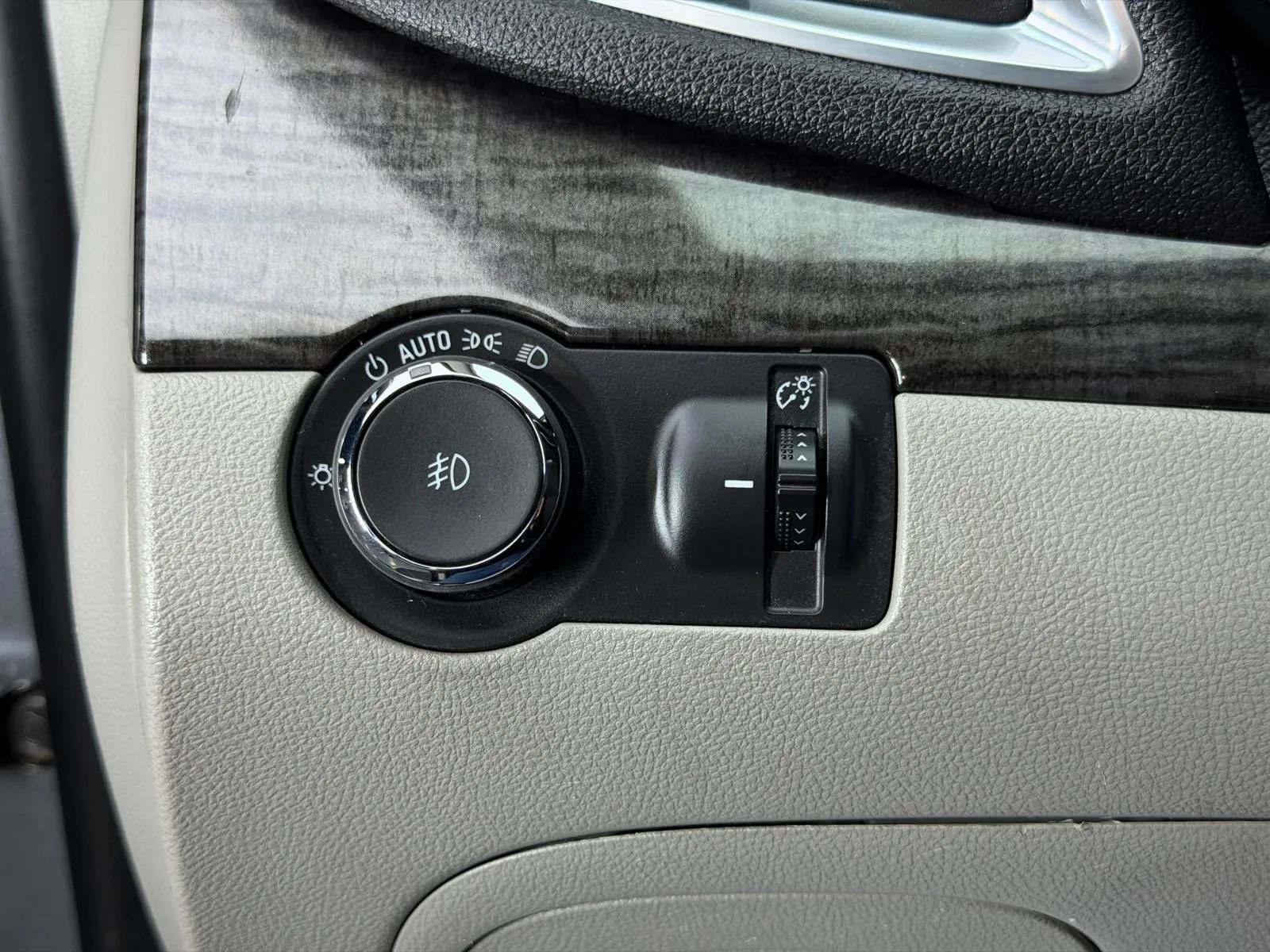 Used 2014 Buick Encore Premium FWD image 29