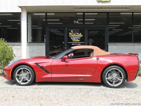 Used 2015 Chevrolet Corvette Stingray Convertible w/ 2LT Preferred Equipment Group RWD image 5