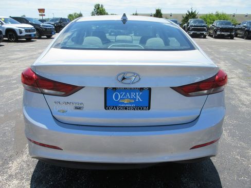 Used 2017 Hyundai Elantra SE FWD image 4