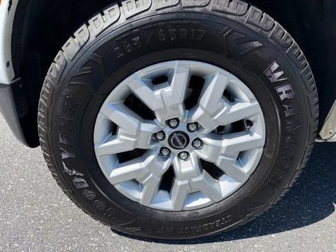 Used 2023 Nissan Frontier SV AWD/4WD image 29