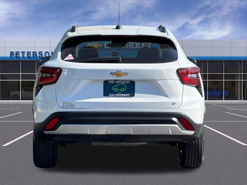 Certified 2025 Chevrolet Trax LT w/ LT Convenience Package FWD image 5