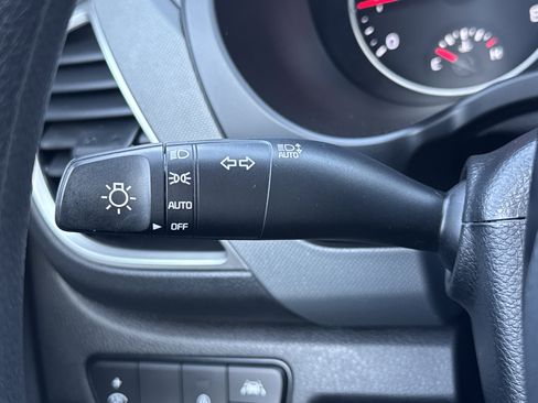 Used 2023 Kia Seltos LX image 14