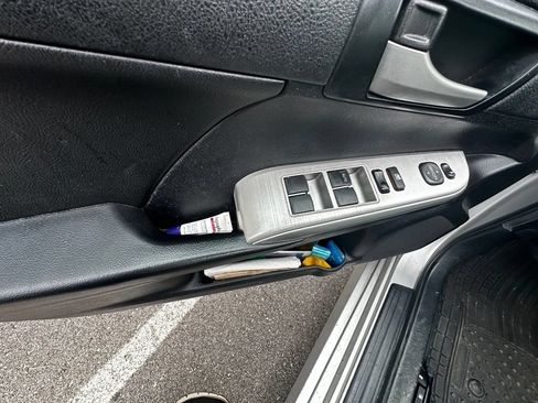 Used 2014 Toyota Camry SE FWD image 13