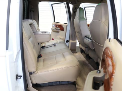Used 2003 Ford F350 Lariat image 18