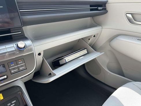 New 2026 Hyundai Kona SEL Premium AWD/4WD image 17