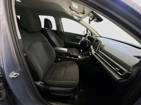 Used 2025 Kia Sportage LX AWD/4WD image 31