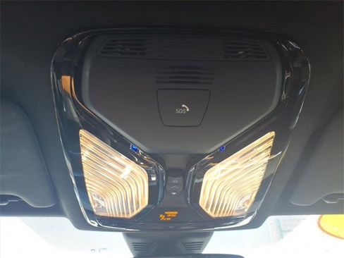 Used 2020 BMW 330i xDrive Sedan w/ Premium Package image 18