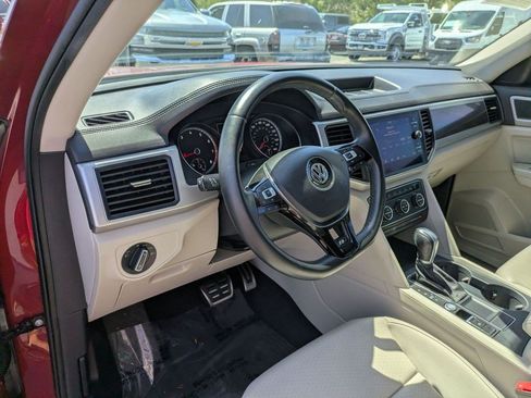 Used 2019 Volkswagen Atlas SE w/ Panoramic Sunroof Package FWD image 13