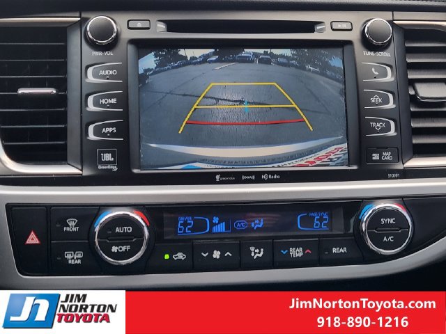 Used 2019 Toyota Highlander Limited FWD image 19
