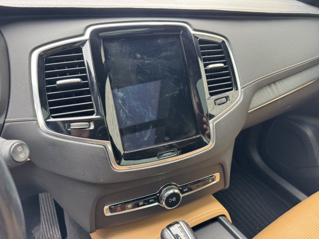 Used 2022 Volvo XC90 T6 Inscription w/ Lounge Package AWD/4WD image 32