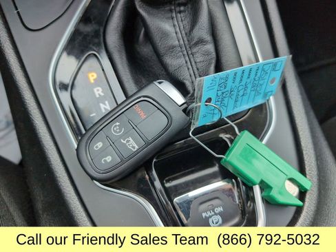 Used 2019 Jeep Cherokee Limited image 28