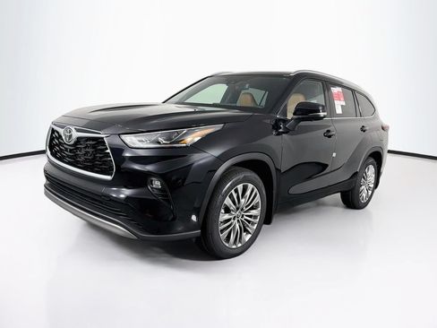 New 2026 Toyota Highlander Platinum AWD/4WD image 3