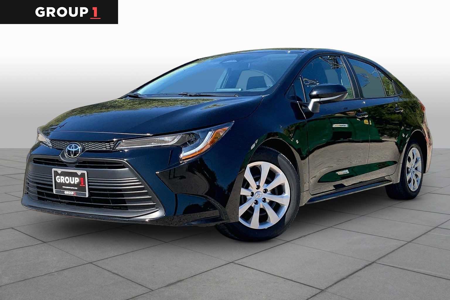 Used 2026 Toyota Corolla LE FWD image 1