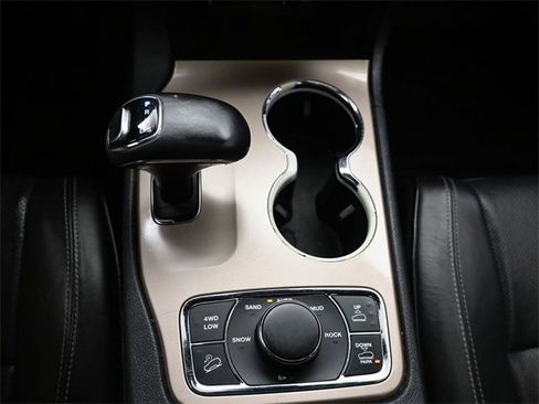 Used 2014 Jeep Grand Cherokee Overland image 23