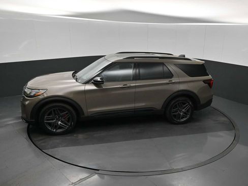 New 2026 Ford Explorer ST image 22