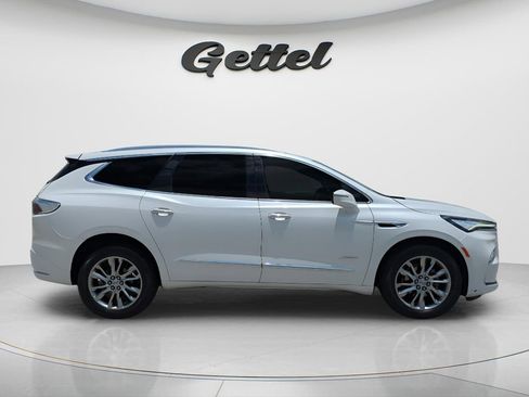 Used 2023 Buick Enclave Avenir w/ Avenir Technology Package FWD image 4