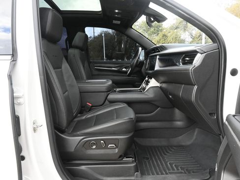 Used 2021 GMC Yukon Denali w/ LPO, Illumination Package image 28