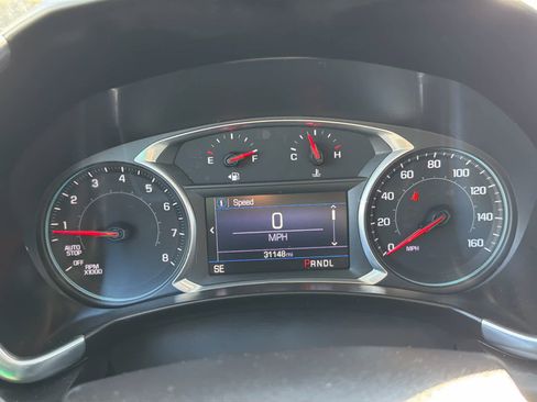 Used 2022 Chevrolet Equinox LT w/ Driver Convenience Package image 8