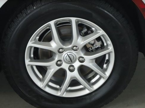 Used 2024 Chrysler Pacifica Touring-L FWD image 37