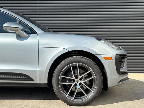 Certified 2026 Porsche Macan image 11