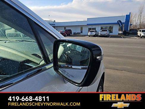 Used 2024 Buick Enclave Avenir w/ Avenir Technology Package image 16