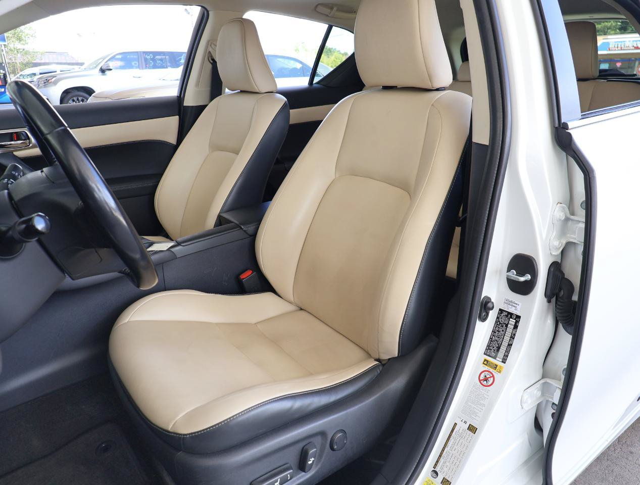 Used 2016 Lexus CT 200h w/ Seat Comfort Package FWD image 14